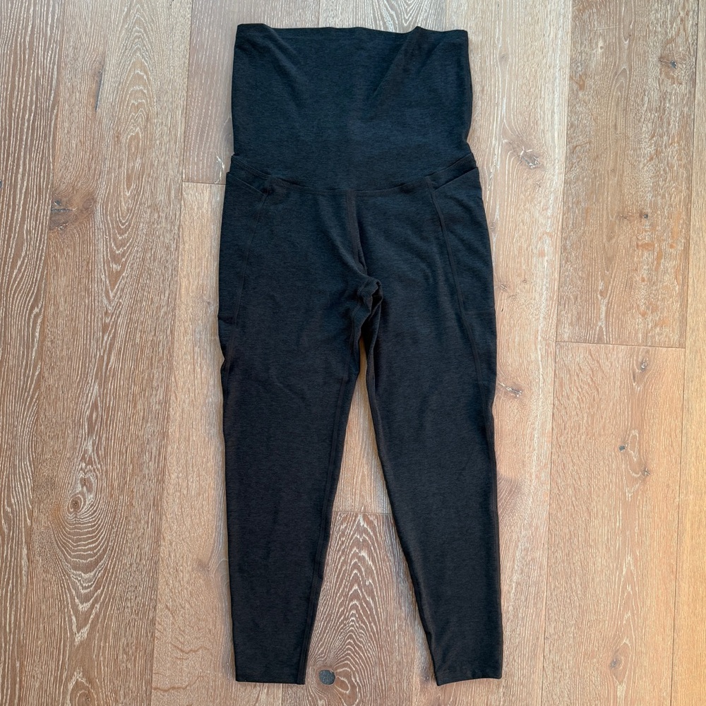 BEYOND YOGA x BEYOND THE BUMP 'Love the Bump Maternity POCKET Midi Leggings' - Picture 5 of 7